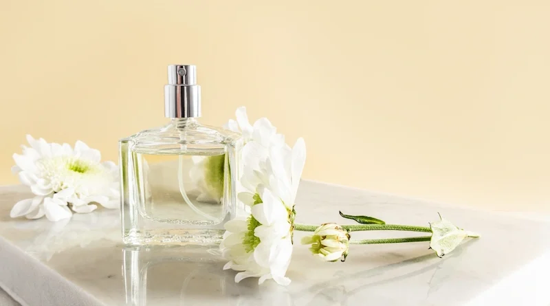 How Fragrance Trends are Transforming Women's Fashion