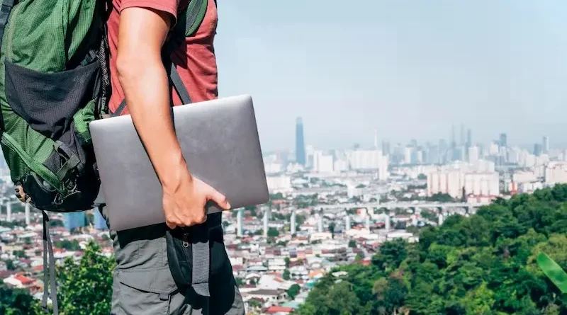 The 4 Essentials To Help You Prepare Before Becoming A Digital Nomad